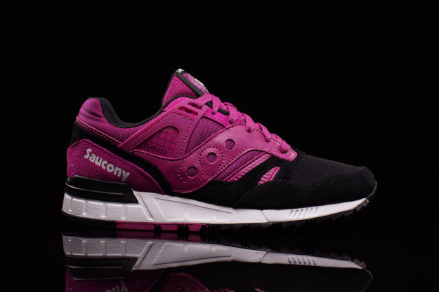Fuchsia-Black combos Saucony Grid SD Sneakers, Side